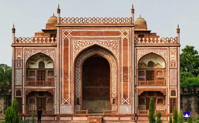 /Agra Fatehpur Sikri Same Day Tour by Car
